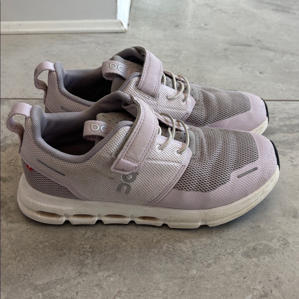 On Cloud Athletic Shoes - size 2 kids